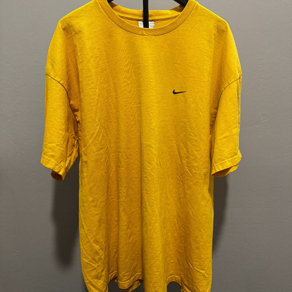 Vintage Nike Embroidered Black Logo 'Swoosh' T-Shirt